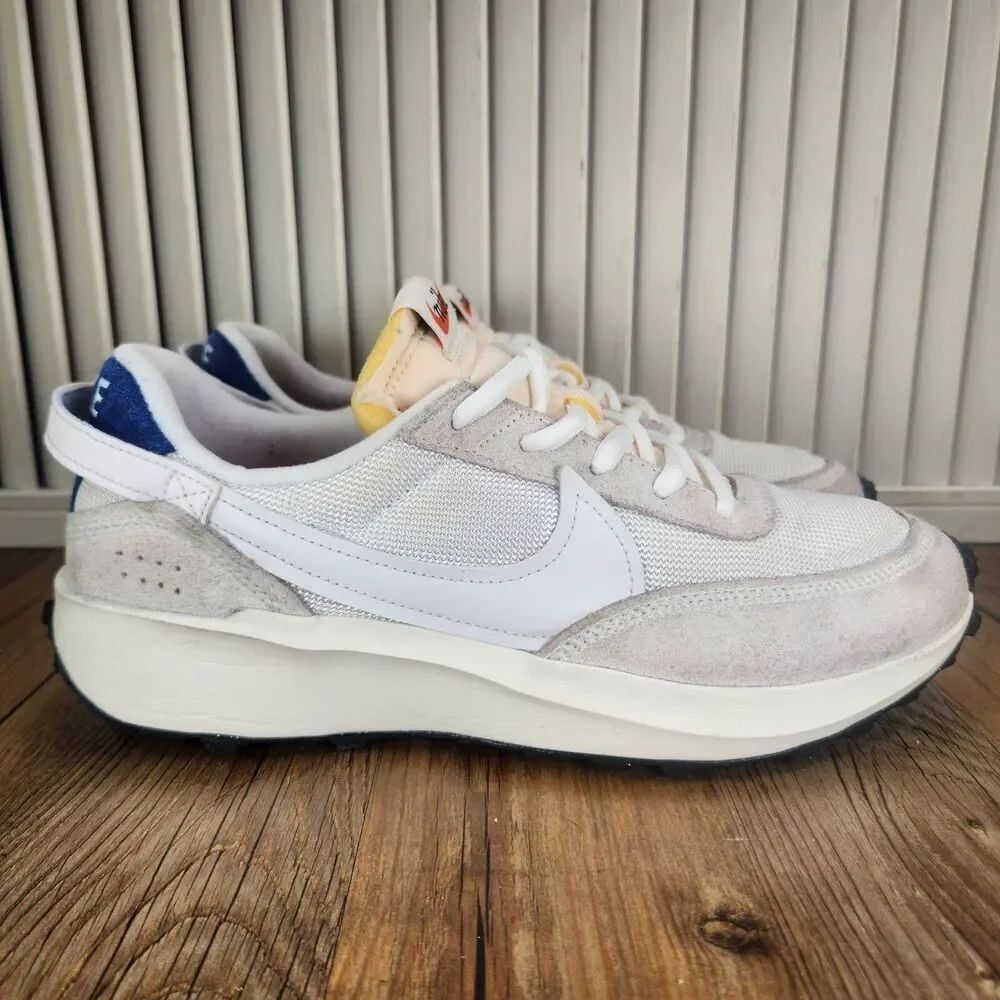 Nike Waffle Debut Vintage Womens Sz 10 White Athletic Running Shoes DX2931-400